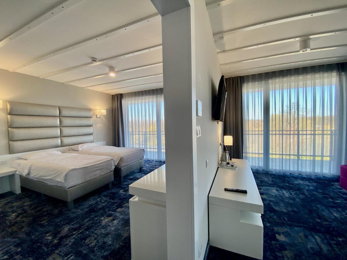 Ferry Resort Мєлно Екстер'єр фото